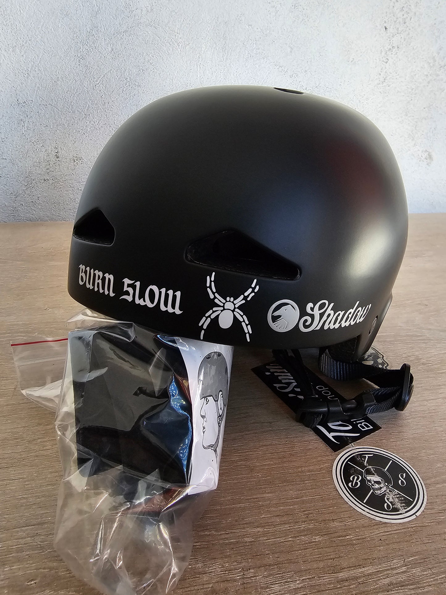 Casco Shadow x Burn Slow