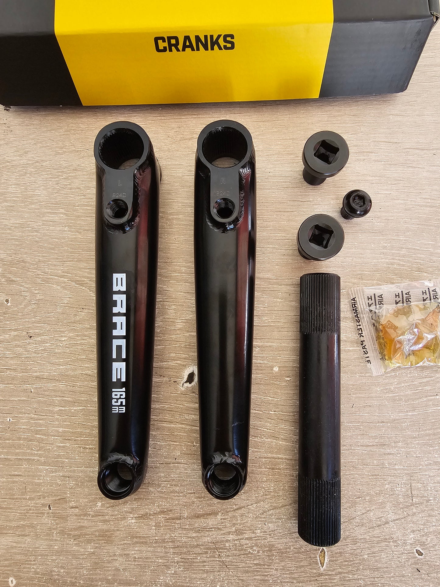 kink brace cranks
