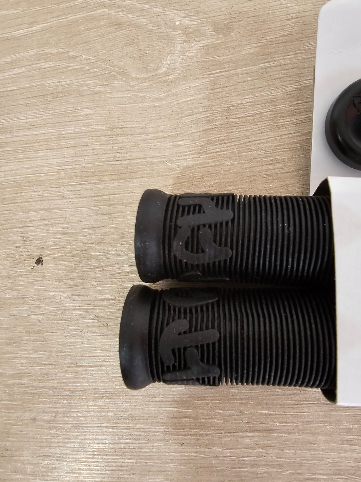 Cult crew grips