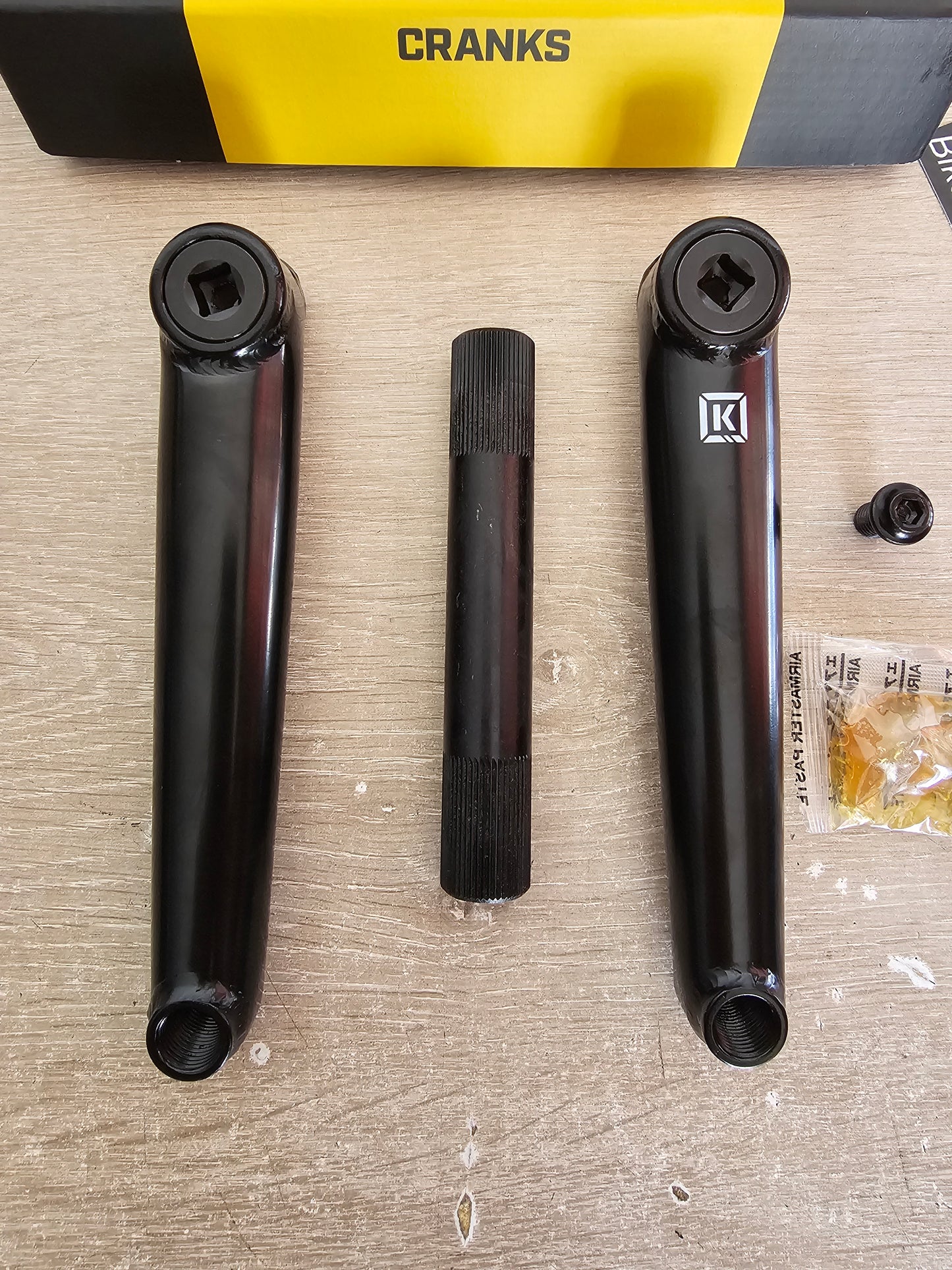 kink brace cranks