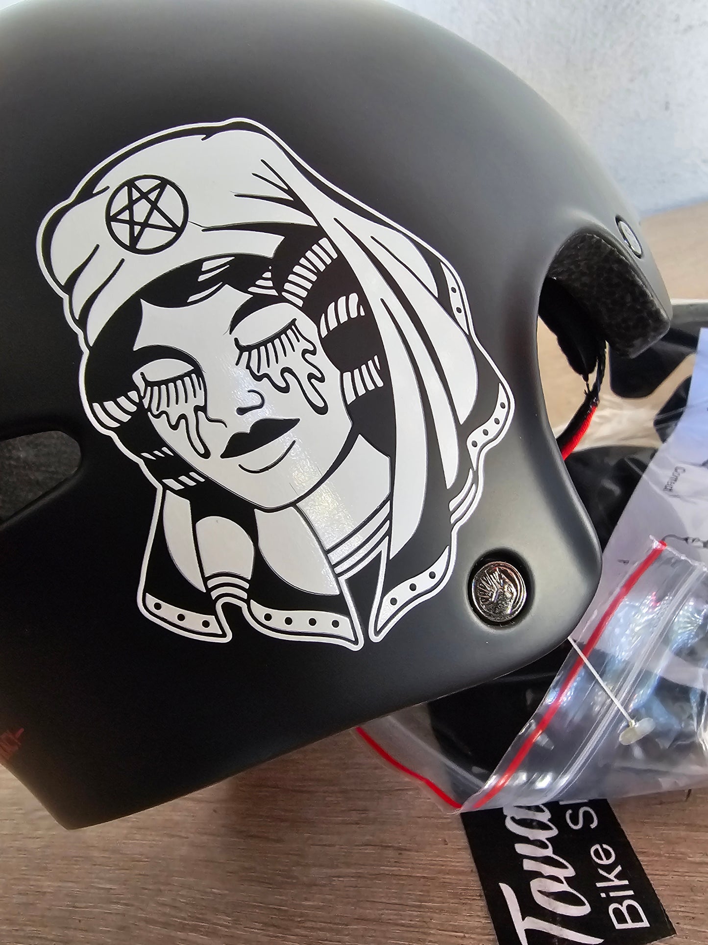Casco Shadow x In The Hills