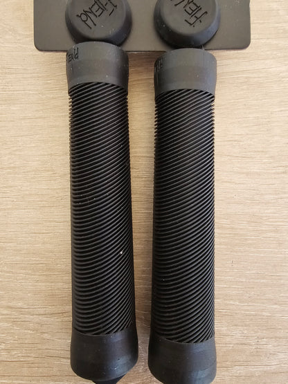 Fiend team grip