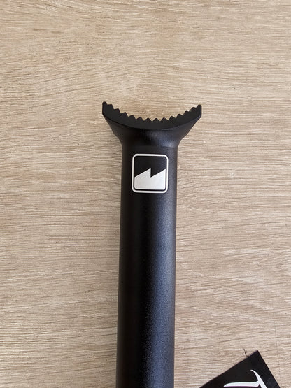 Merritt pivotal XL negro o cromo