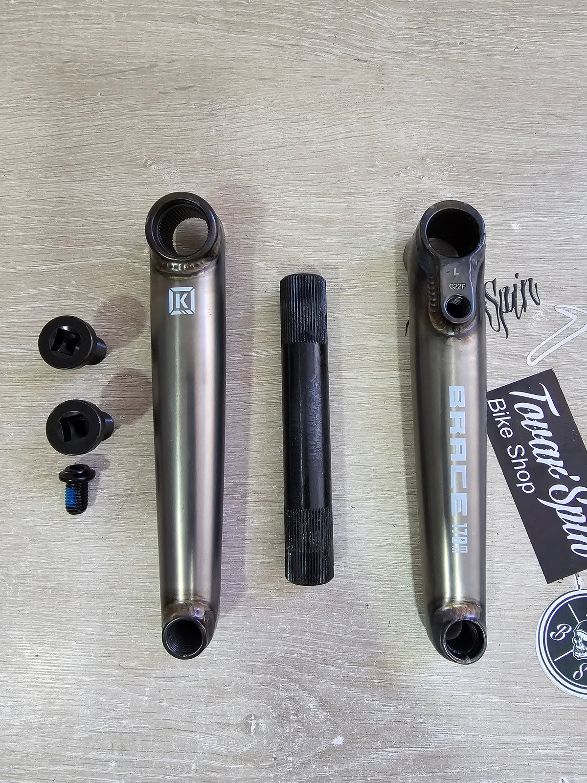 kink brace cranks