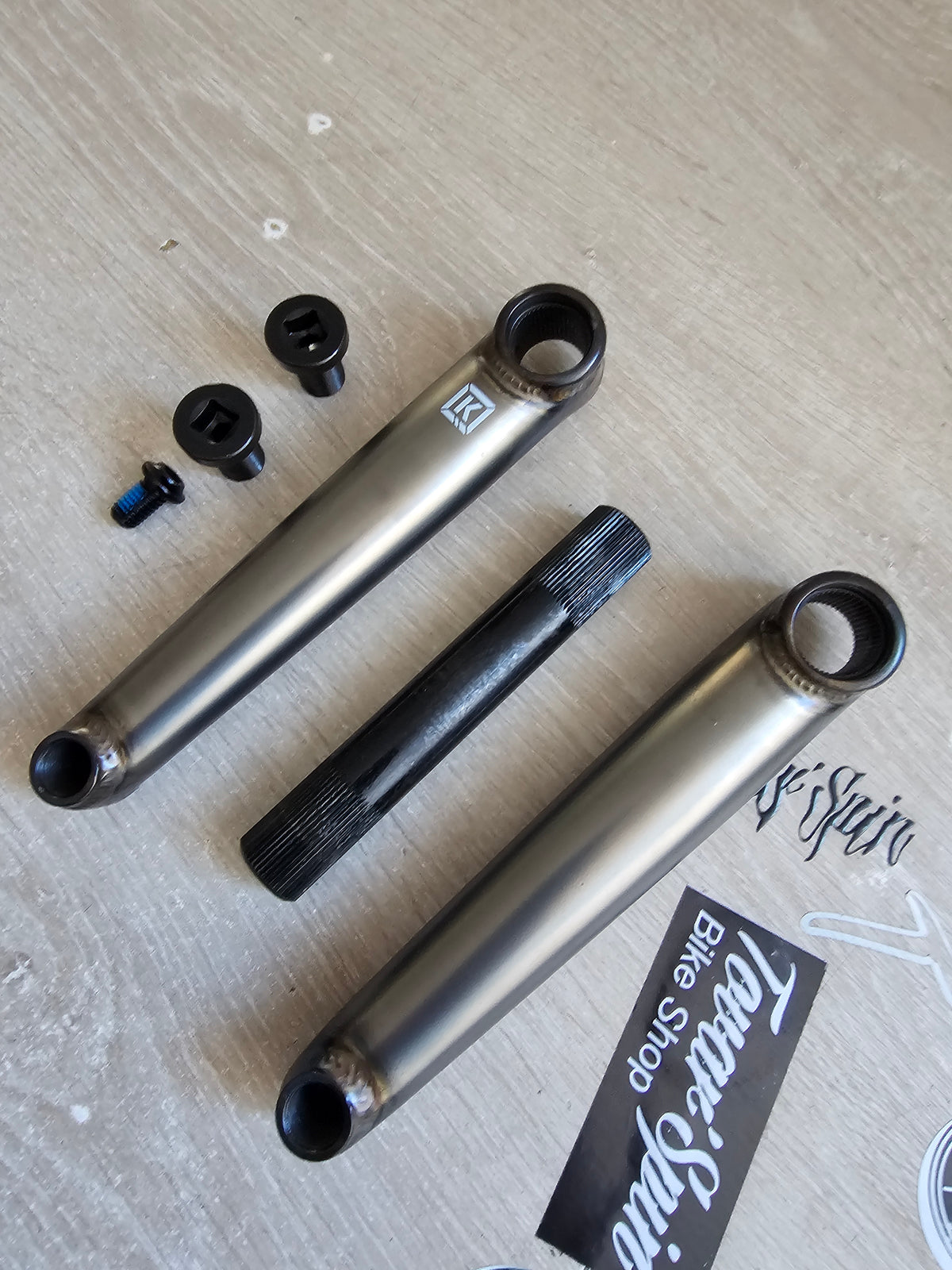 kink brace cranks
