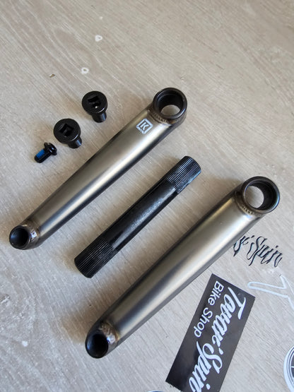 kink brace cranks
