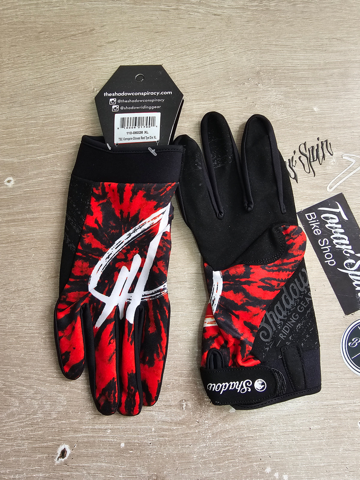 guantes shadow tie dye