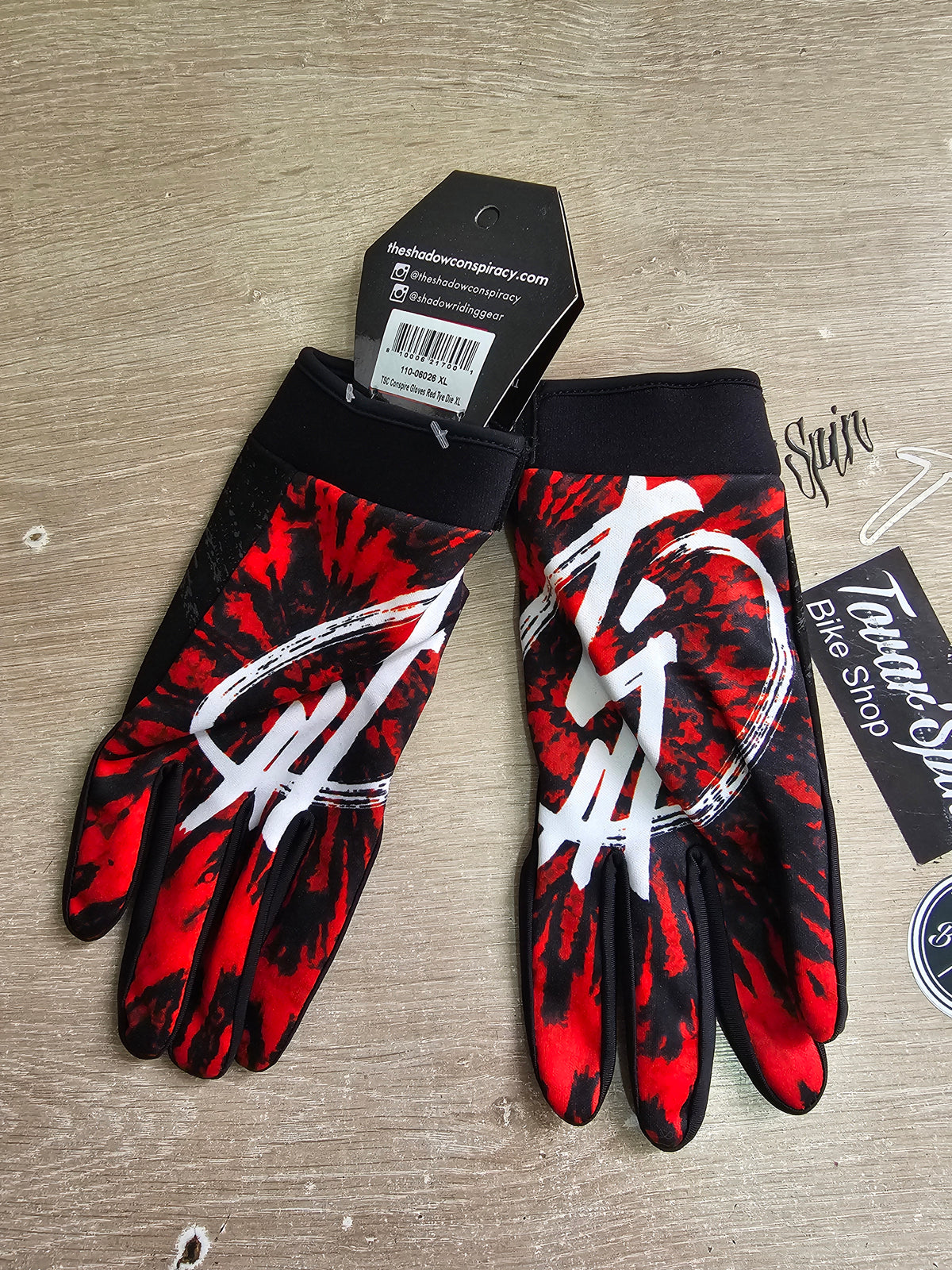 guantes shadow tie dye