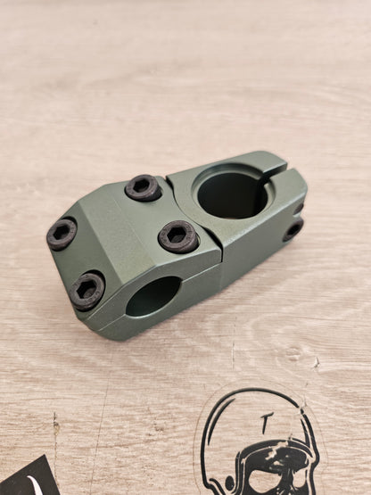 Animal pop off  negro , verde y raw