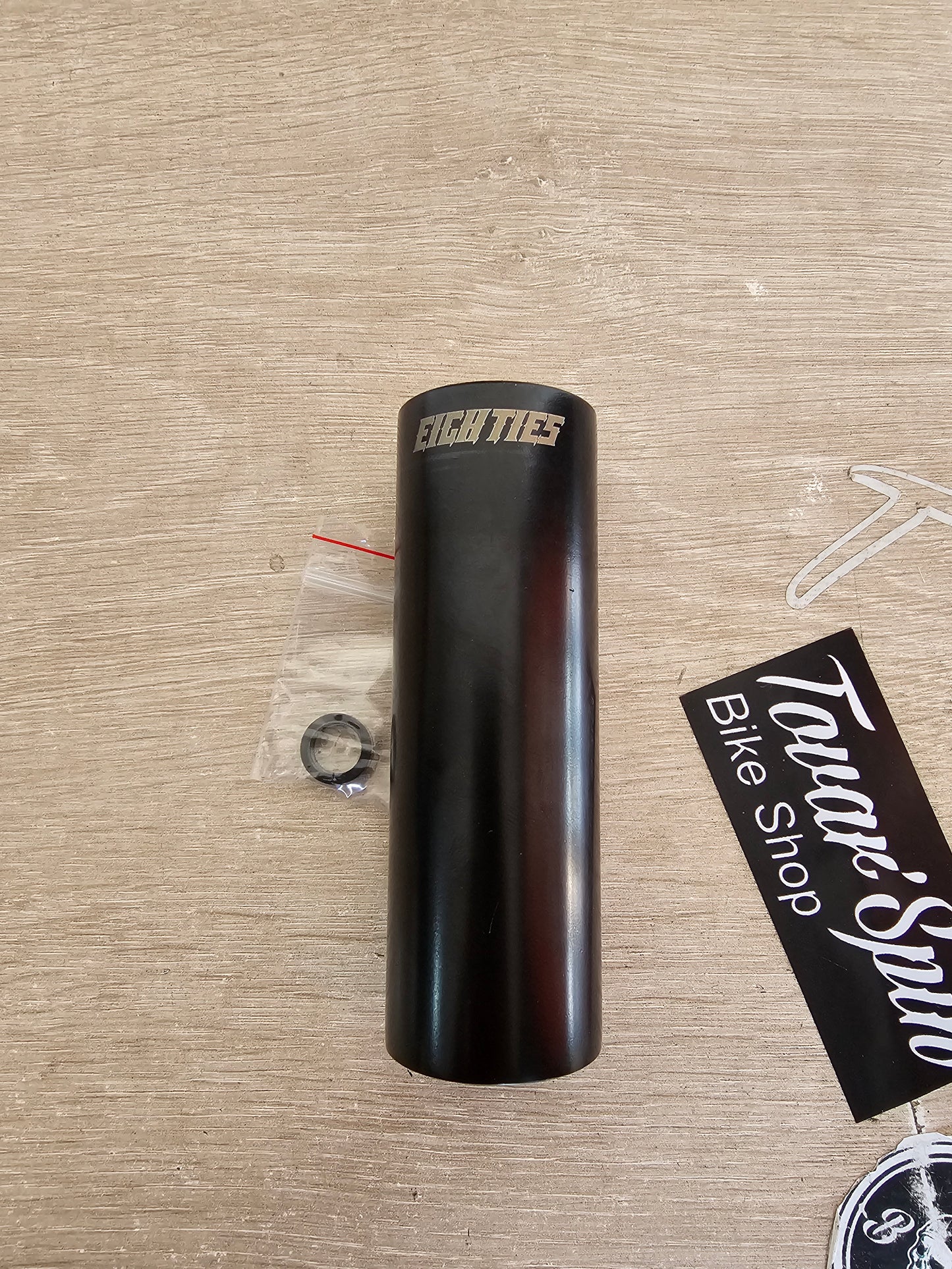 eighties metal peg