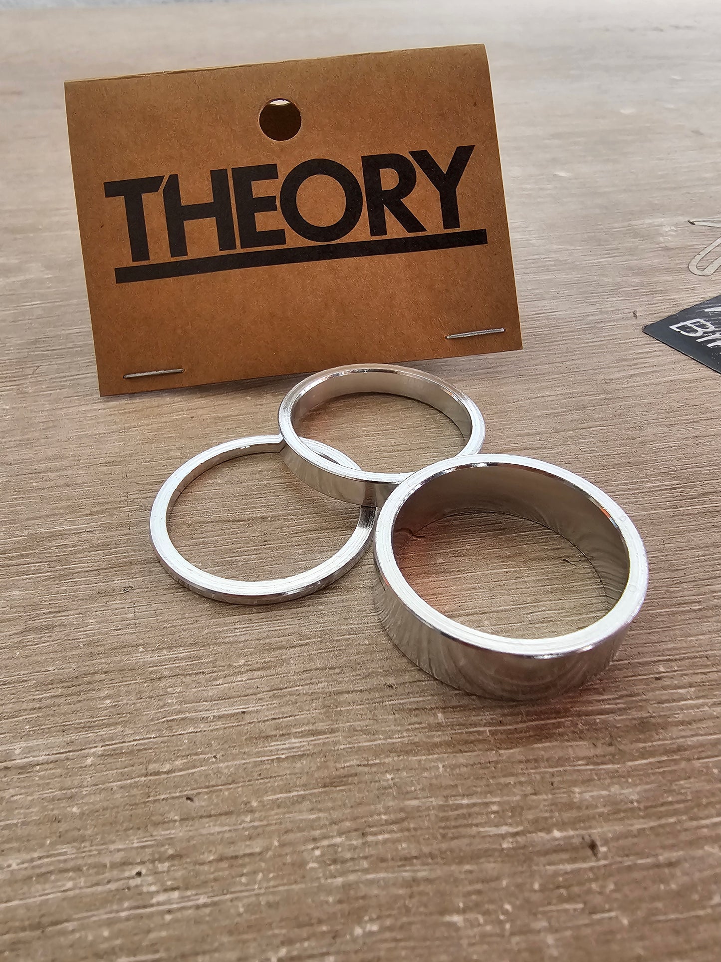 aumentos theory negro , silver y tornasol