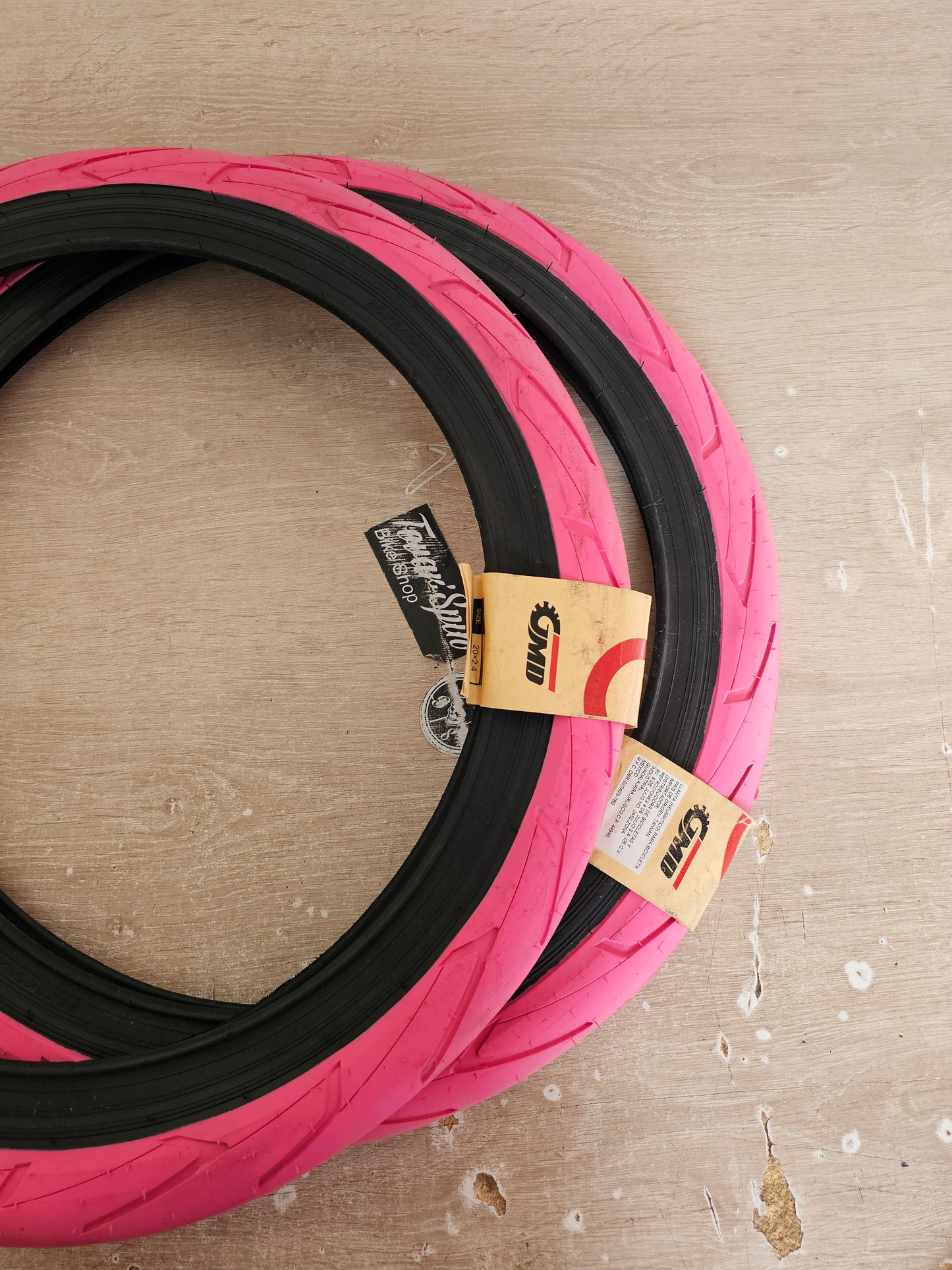Llanta GMD 20.40" C/U  morada , rosa y aqua