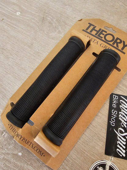 theory data grips negro y morado