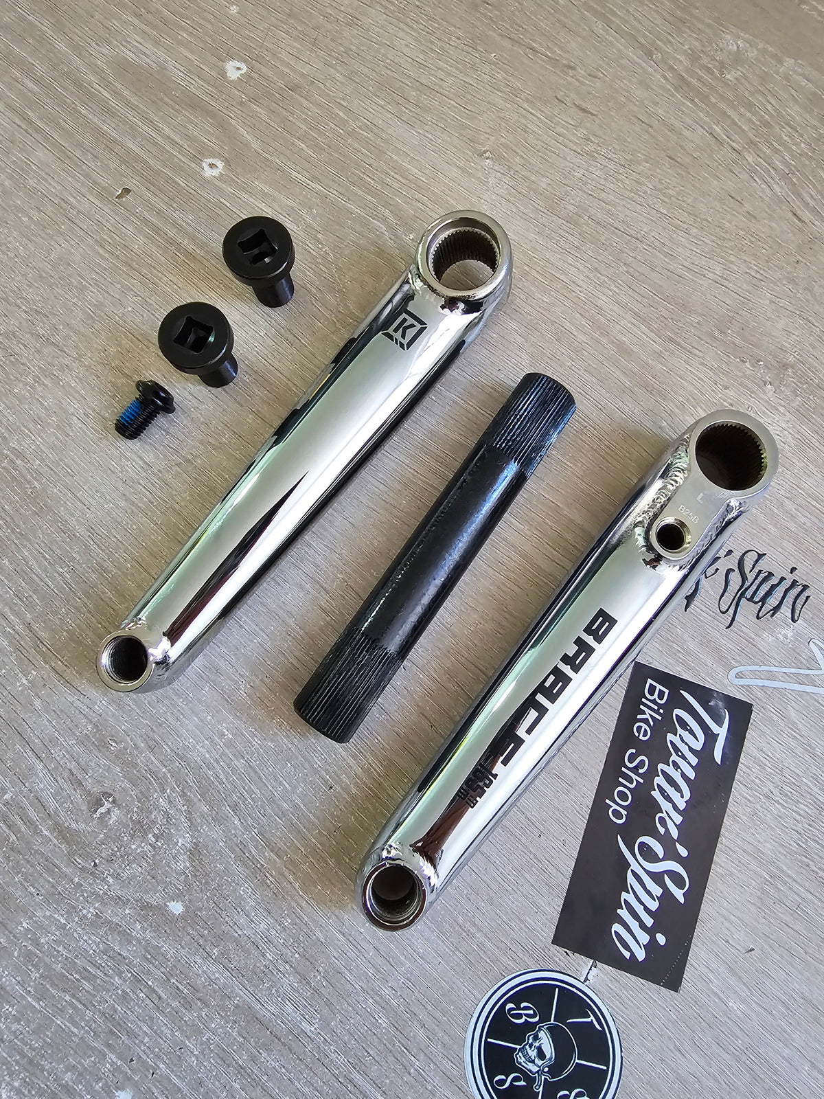kink brace cranks