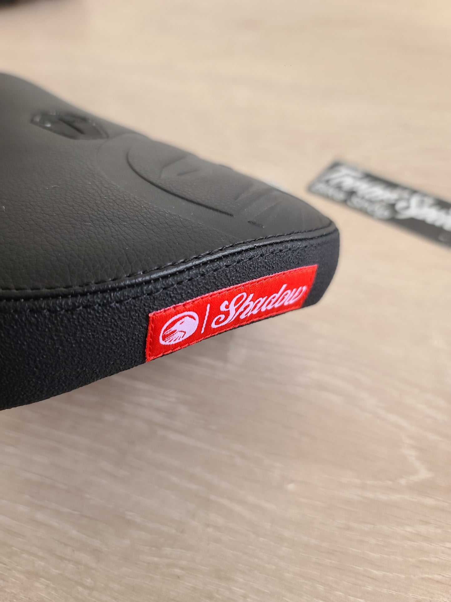 Shadow  crow seat