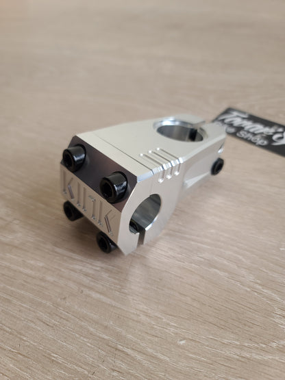 Kink track stem negro y cromo