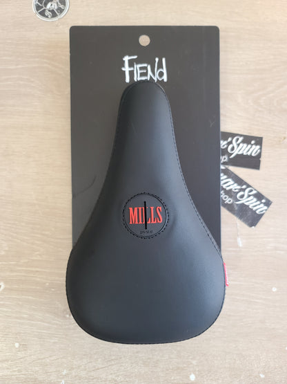 Fiend lewis mills negro y blanco